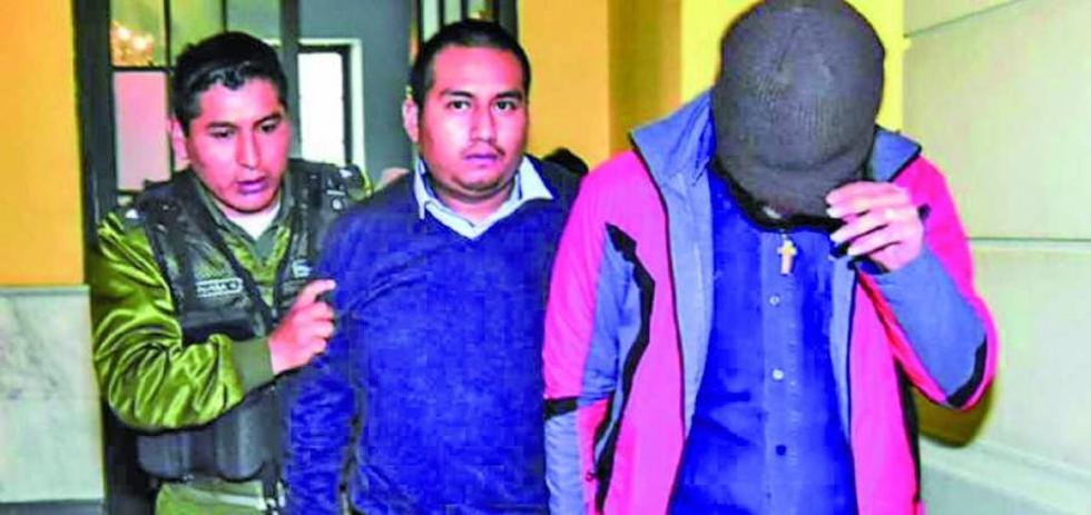 Fiscal Erlan Almanza niega que extorsionó a Juan Pari