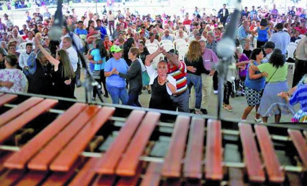 Guatemala honra  su rica Marimba