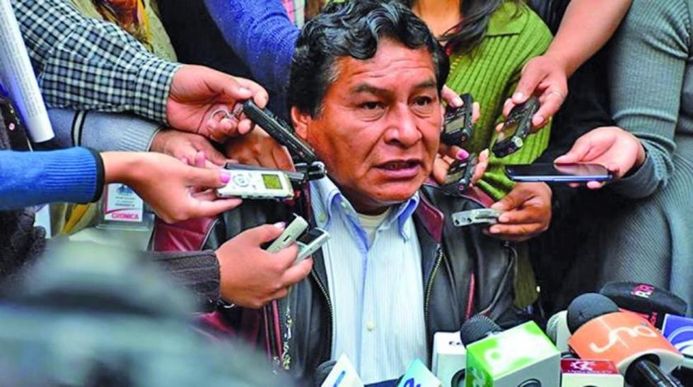 Viceministro niega que agredió a una mujer en medio de movilizaciones