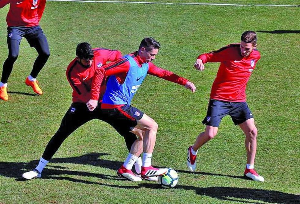 Atlético de Madrid mide sus opciones al título ante el mejor Sevilla