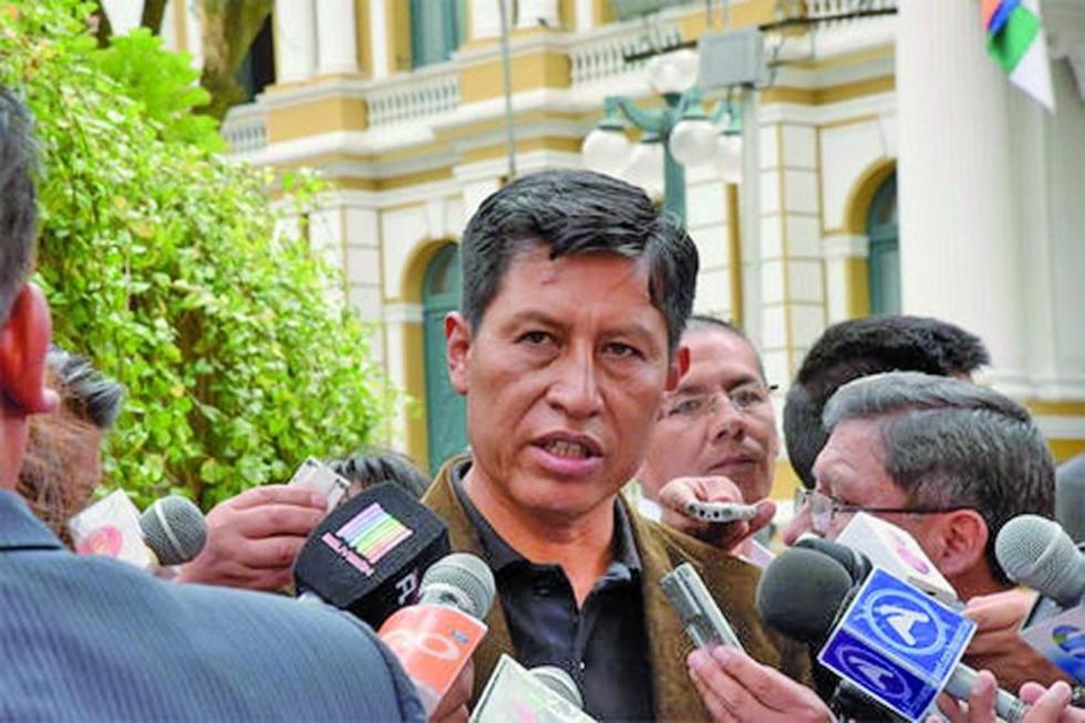 Cuestionan subordinación de la COB al gobierno de Evo