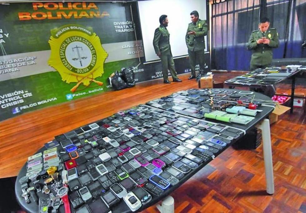 Fuerza anticrimen decomisa 805 celulares en tiendas que cambian IMEI