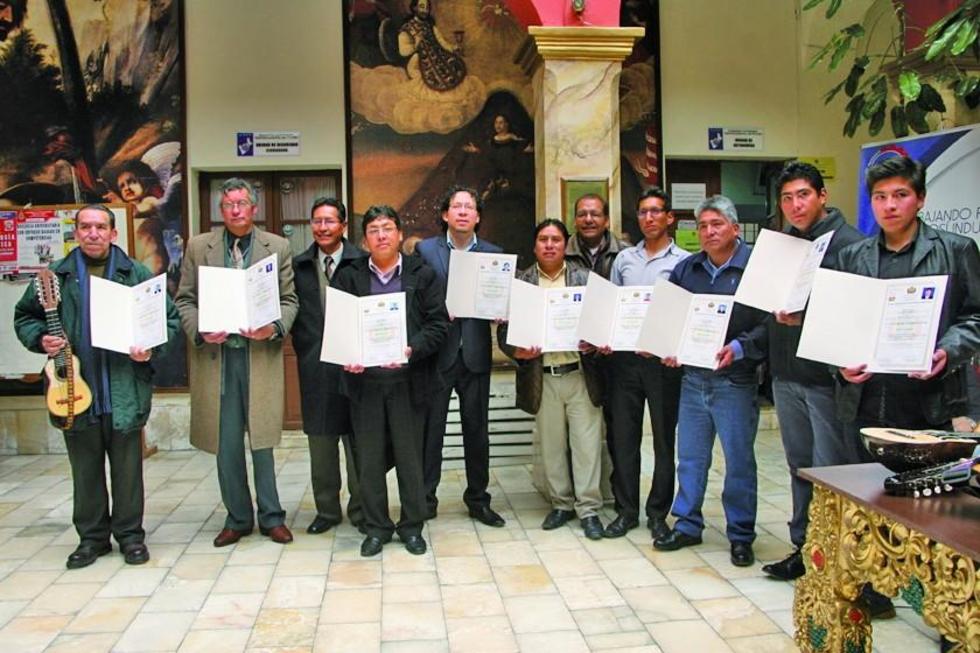 Los charanguistas están certificados