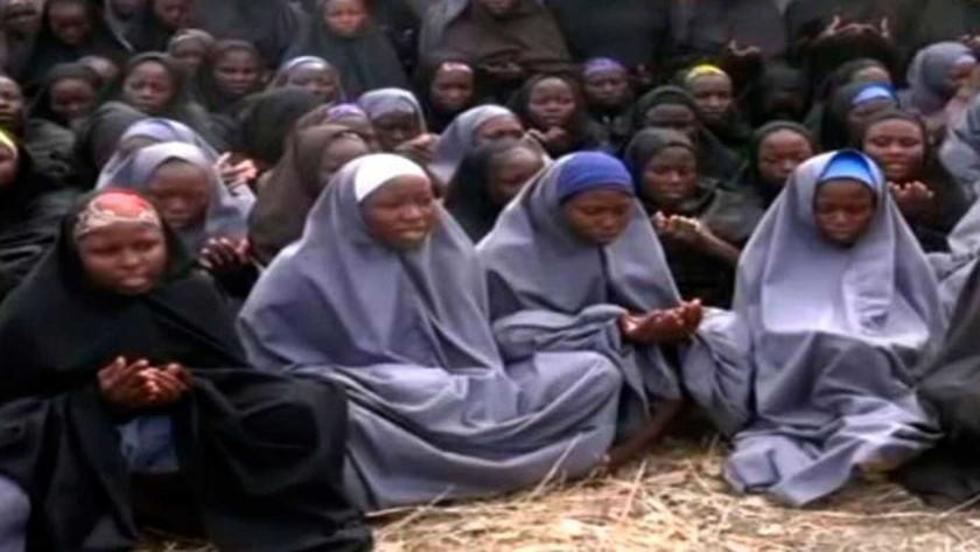 Nigeria crea un comité para investigar el rapto de 110 niñas
