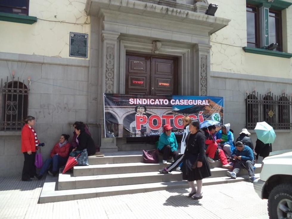 Trabajadores de la CNS acata un paro de 48 horas