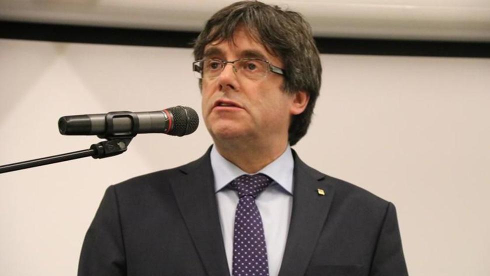 Puigdemont renuncia a su investidura como presidente