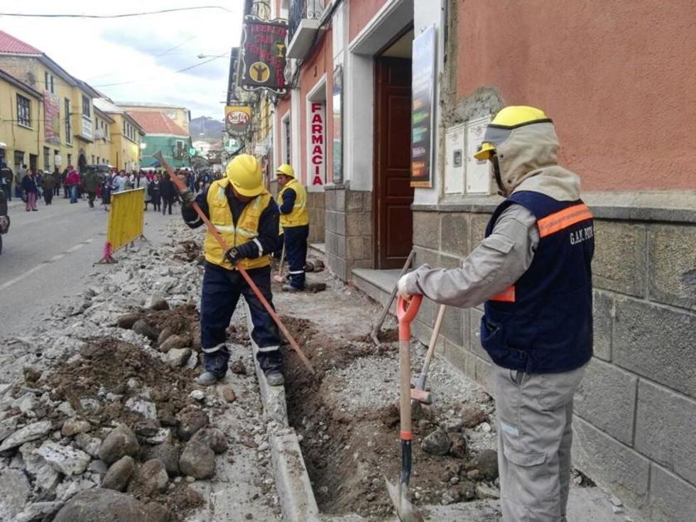 Amplían las aceras de la calle Bolívar para beneficio de la gente