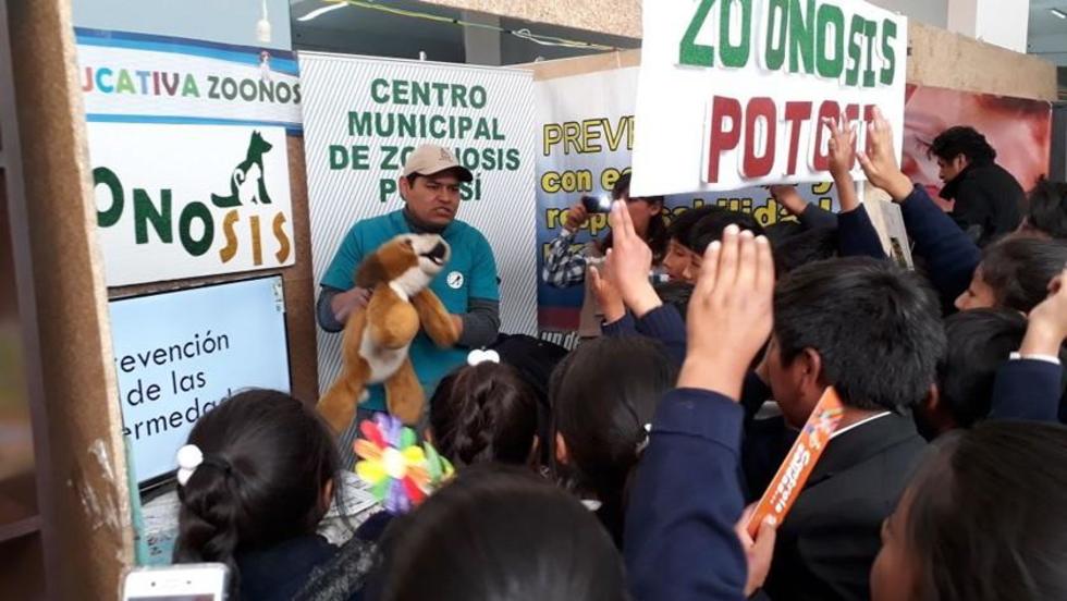 EMAP explica cómo cuidar a perros y gatos