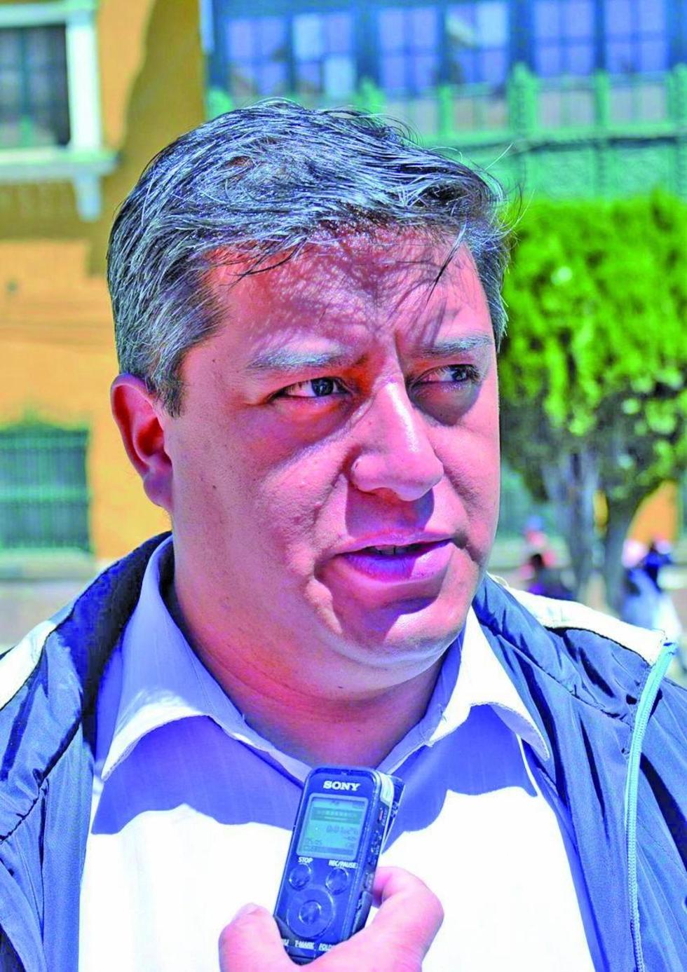 Diputado exige frenar a los internadores de autos chutos