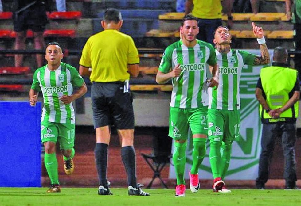 Nacional aplasta a Delfín y lidera el Grupo B