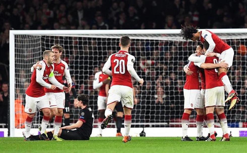 Arsenal vence a Milán y avanza a cuartos de final de la Europa League
