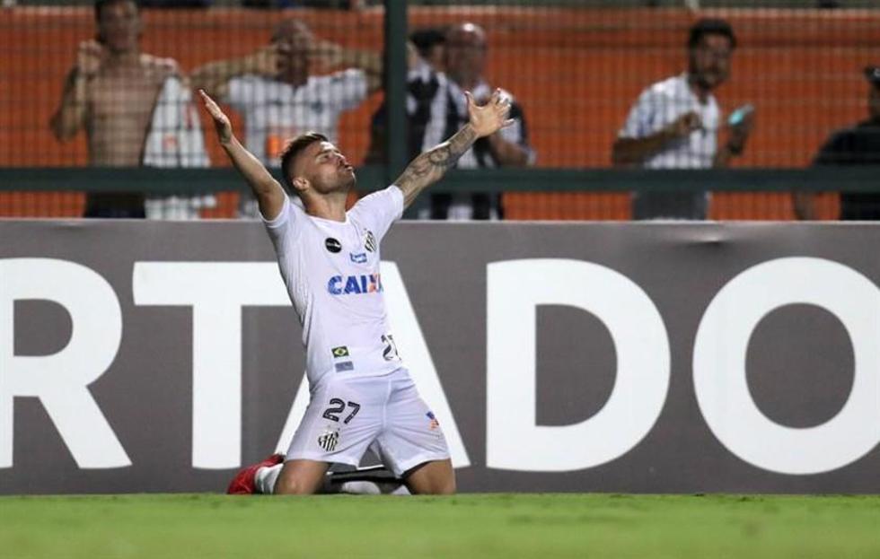 Santos golea y sube al segundo lugar del Grupo F