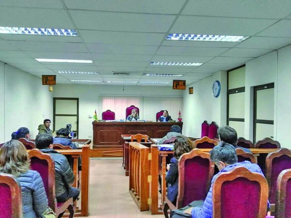 Procesados por hacerse pasar como abogados son declarados rebeldes