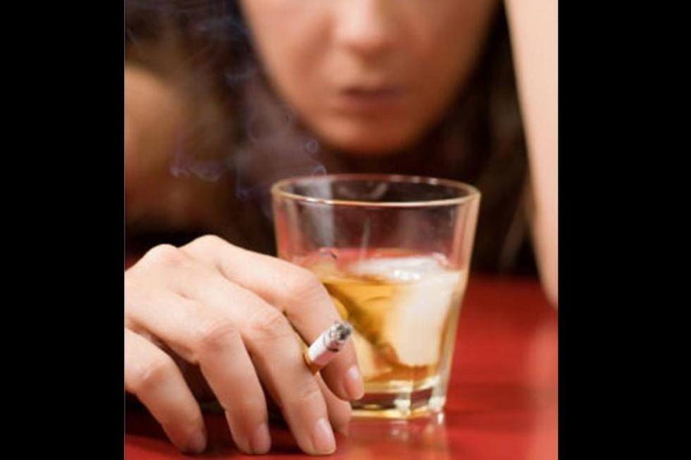 La ingesta de alcohol en  mujeres se incrementa