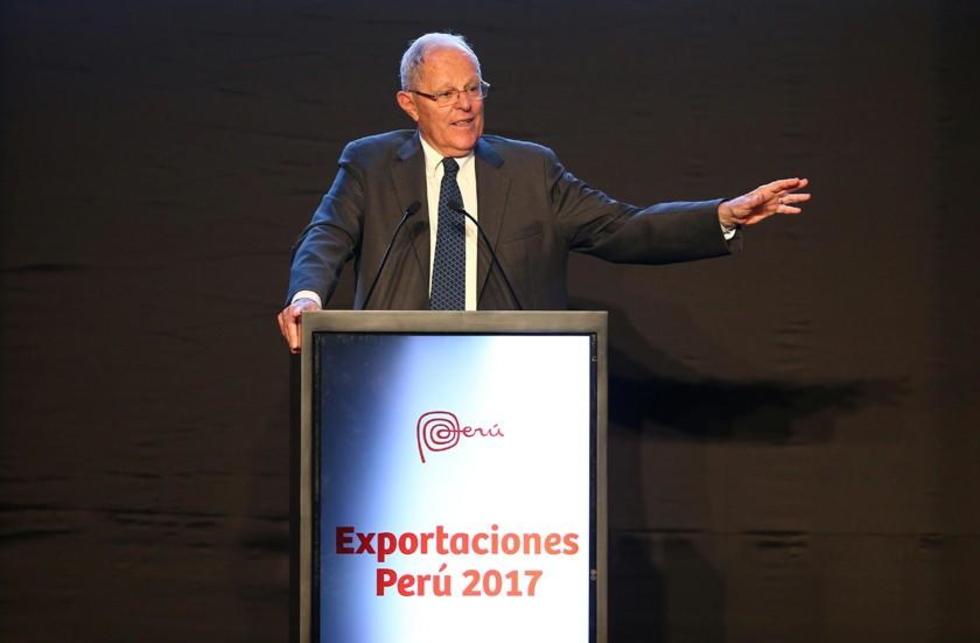 Denuncian que Kuczynsky trata de comprar votos y evitar procesos