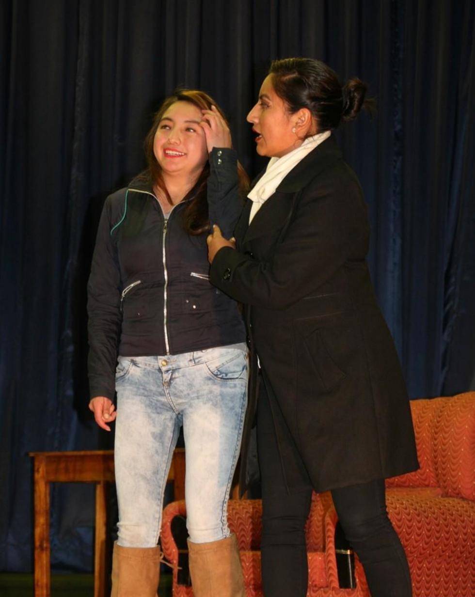 Presentan la tercera obra del “Duelo de comedias”