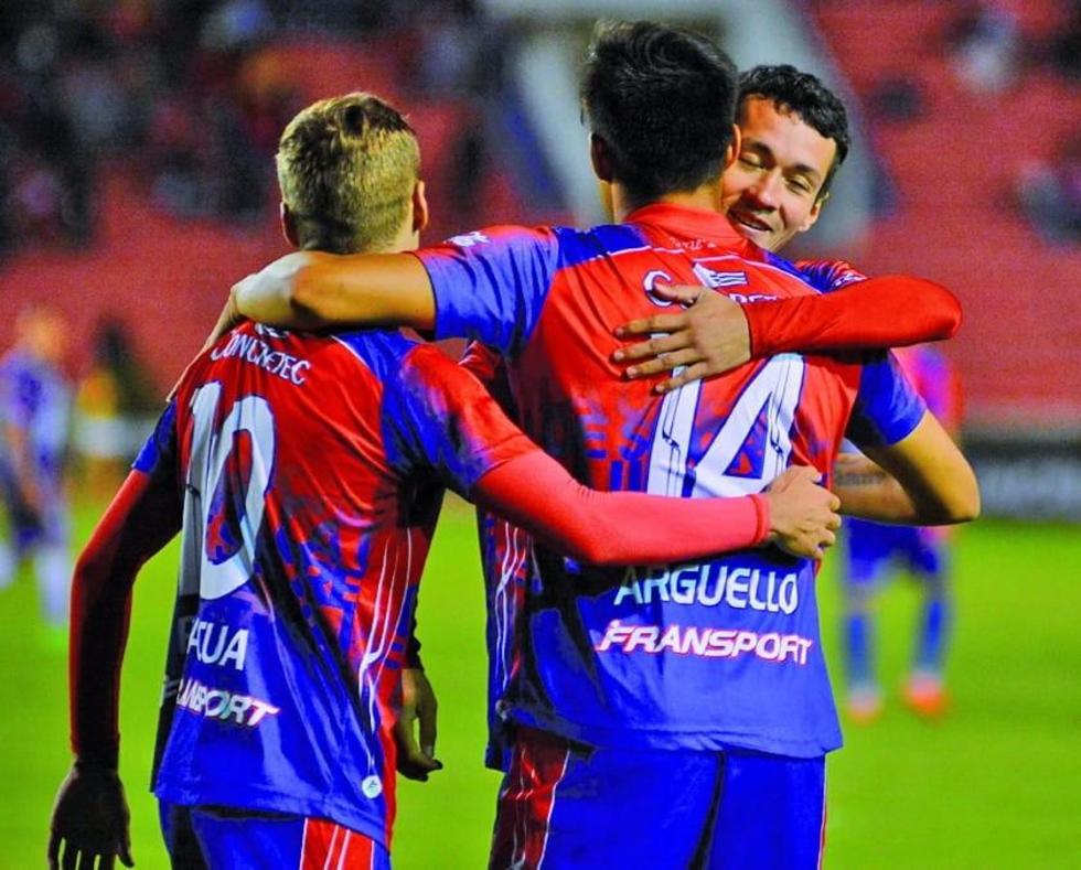 Díaz y Argüello irán en el ataque de Universitario