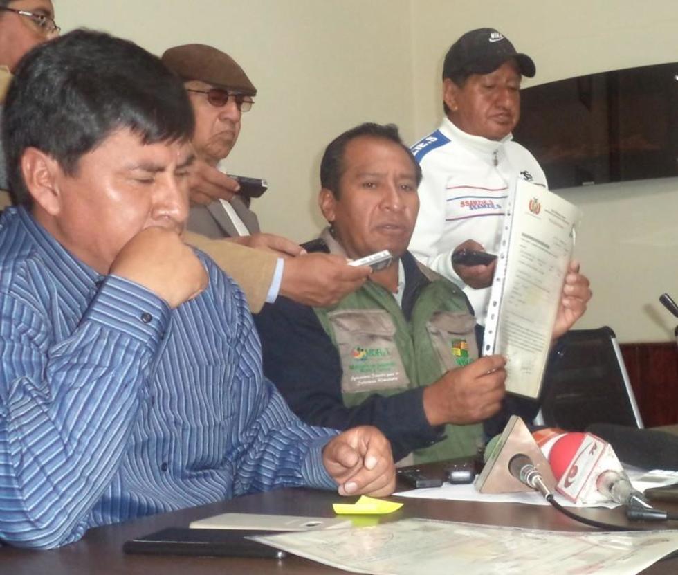 INRA entrega títulos a la Gobernación