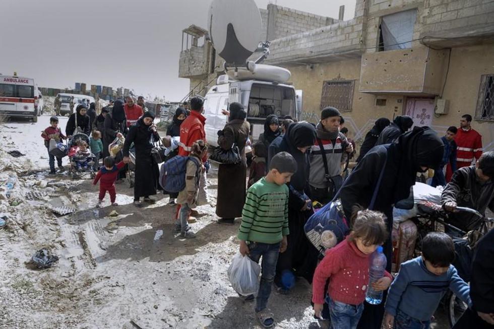 Más de cien mil personas salen de una parte de Guta en Siria