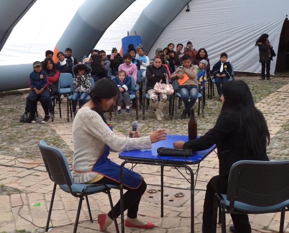 Exponen cuadros de teatro familiar