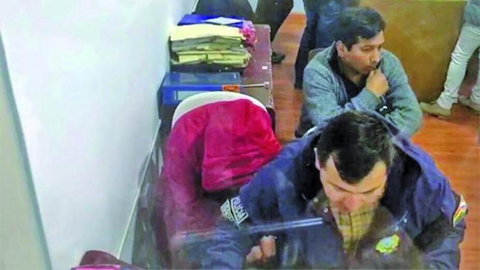 Mujer que causó quemaduras a su hijo de 7 años está en la cárcel