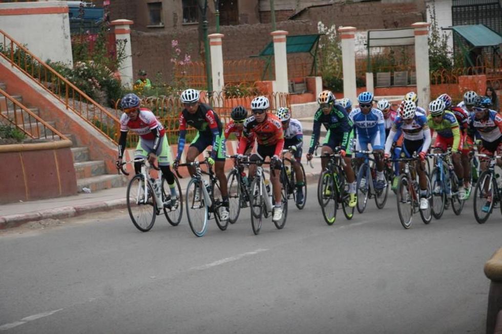 Potosinos lideran la clasificación  general del nacional de ciclismo 