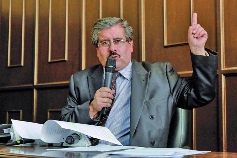 Piden renuncia de un magistrado por encubrir falsificación de títulos