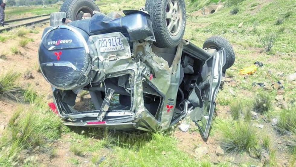 Accidente deja cuatro personas heridas
