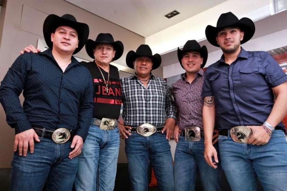 Bronco irradia el español con el corrido de Miguel Rivera