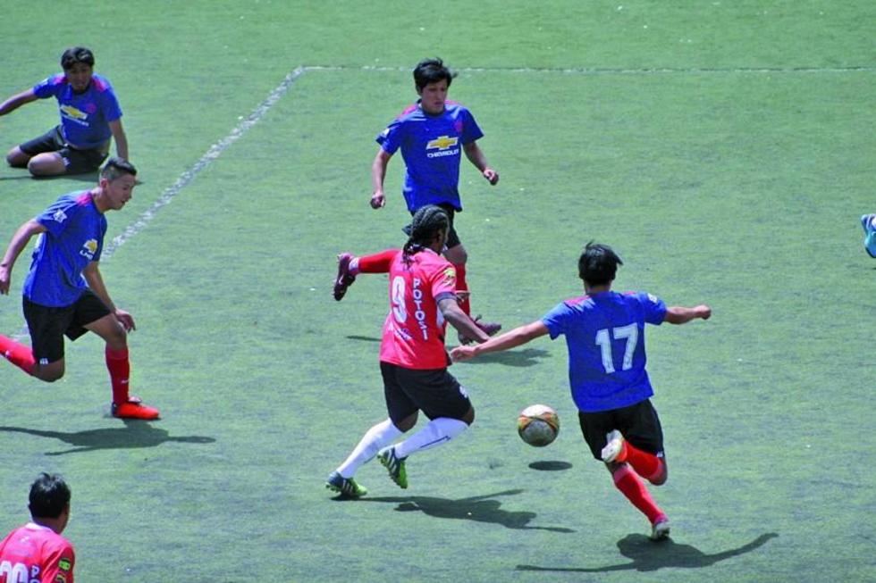 El campeón debuta con goleada en el torneo de la AFP
