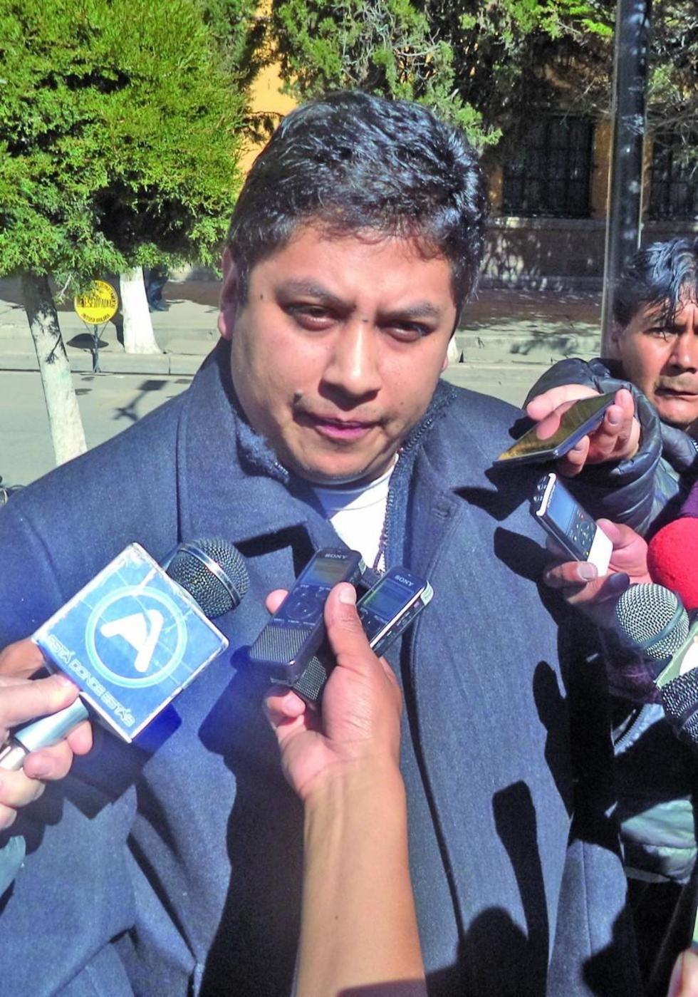 Profesor induce a una estudiante al suicidio