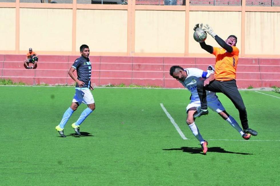 Real fracasa ante la sólida defensa de Aurora y cae por la mínima diferencia