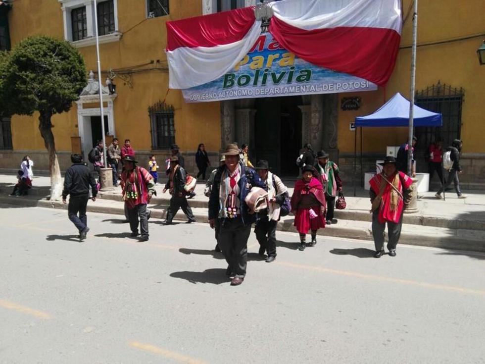 Coroma reporta una distensión en el conflicto de límites con Oruro