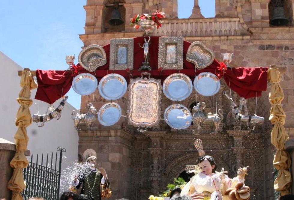 Emiten concurso de arcos de plata