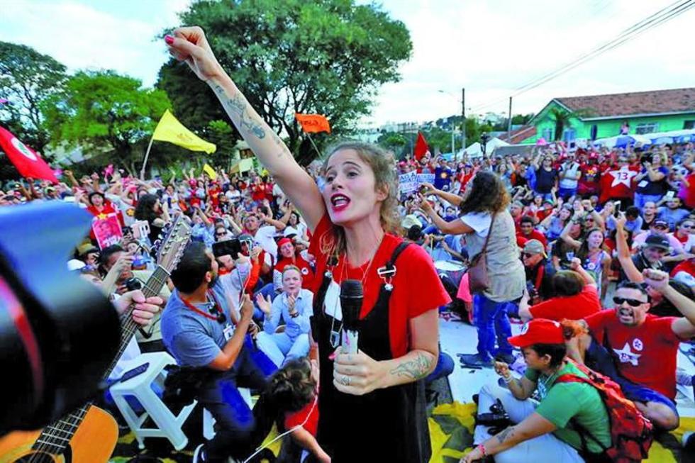 Partidarios de Lula Da Silva acampan a 200 m de la prisión en Curitiba