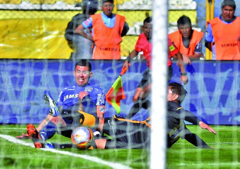 Bolívar gana el clásico y regresa a la cima de la tabla