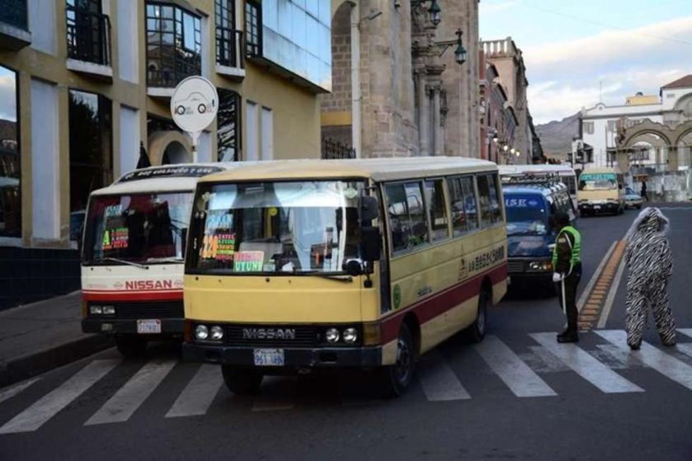 Los choferes exigen evitar el uso incorrecto de las calles potosinas