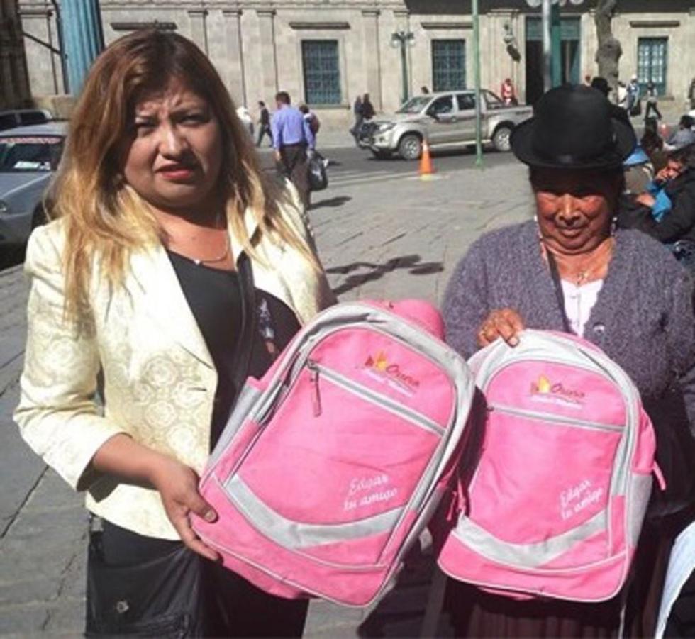 Caso de sobreprecio de mochilas toca al alcalde