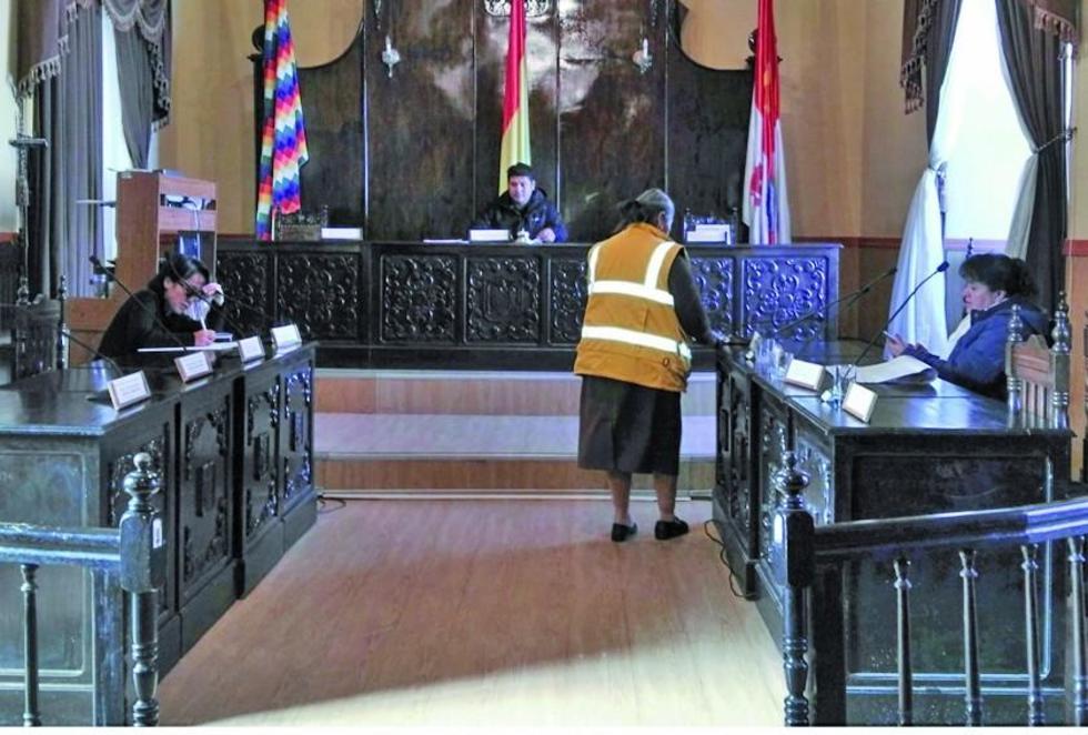 Vecinos analizan si pedirán renuncia de los concejales