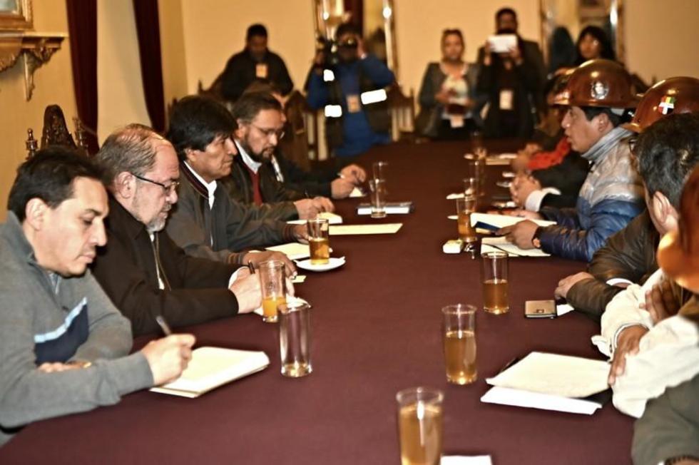 Se reanuda hoy el diálogo entre Gobierno y COB sobre el pliego