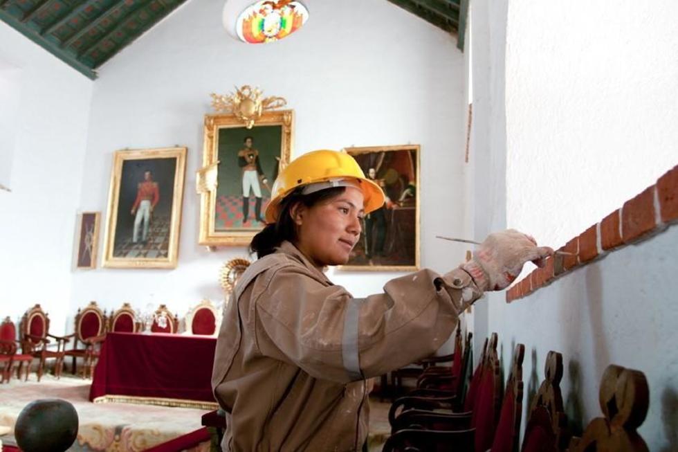 El Ministerio de Culturas entrega una  distinción a Escuelas Taller de Bolivia