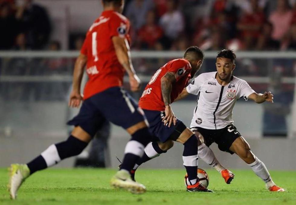 Corinthians logra un valioso triunfo ante Independiente
