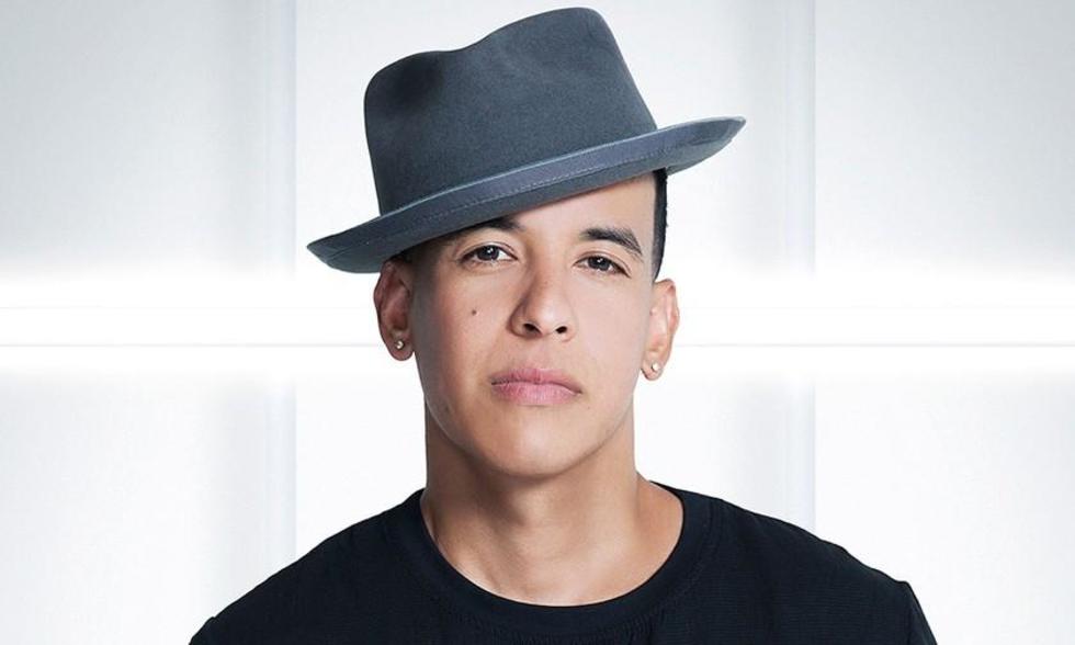 Yankee  compone para otros artistas