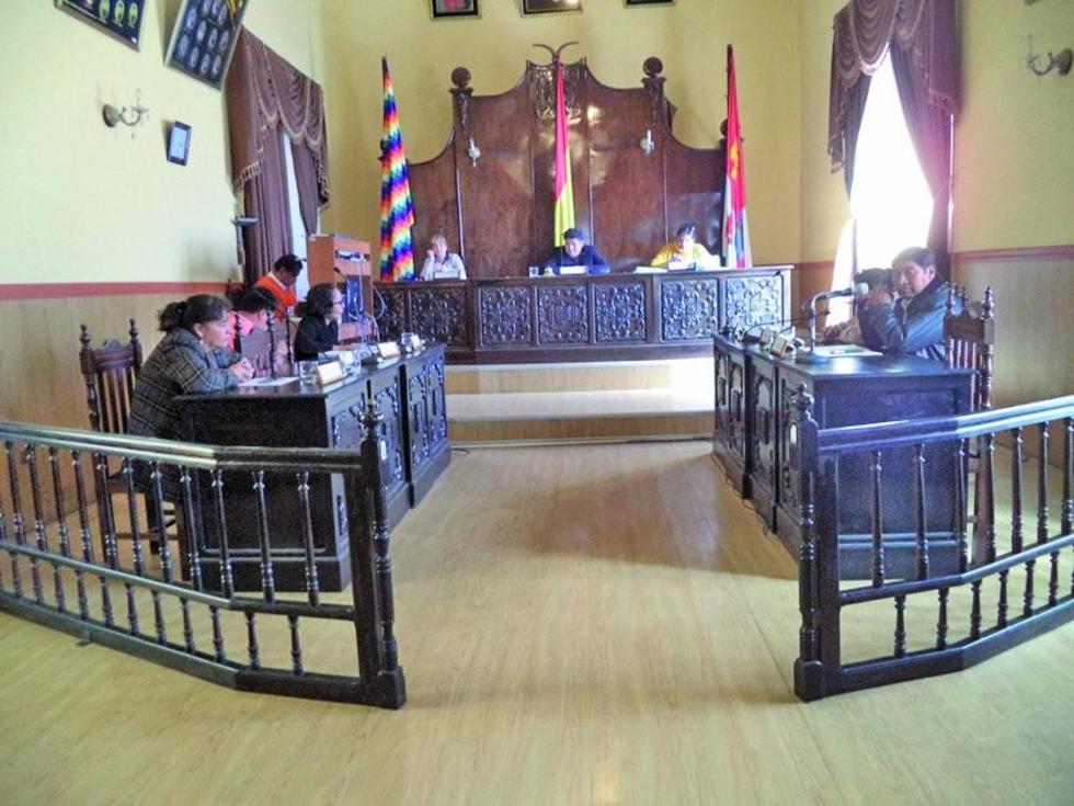 Una concejal suplente solicita ser habilitada y su partido se opone