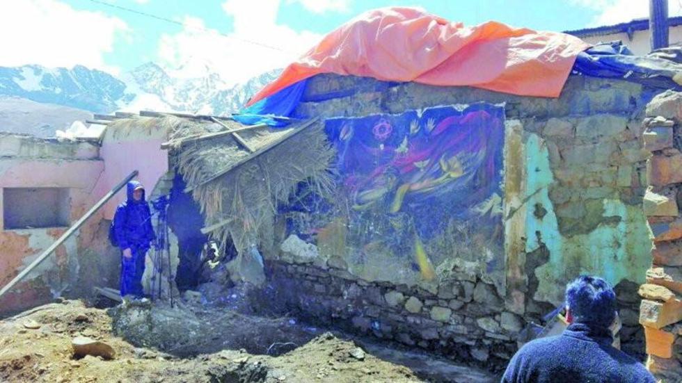 Inician rescate de mural de Alandia Pantoja en Milluni