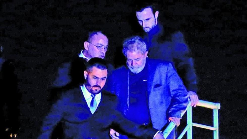 Lula da Silva propone a su partido revaluar su candidatura presidencial