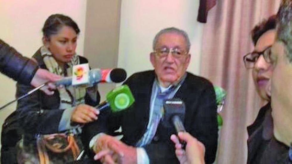 Luis García Meza está en terapia intensiva tras sufrir tres infartos 