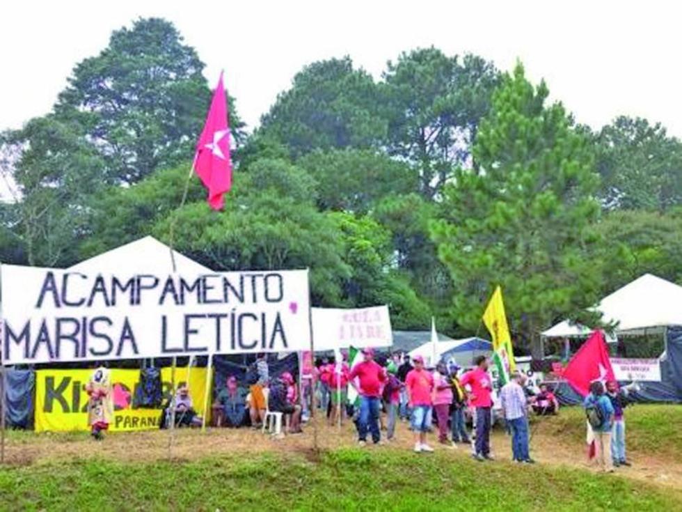 Policía refuerza seguridad en el campamento pro Lula tras ataque a tiros