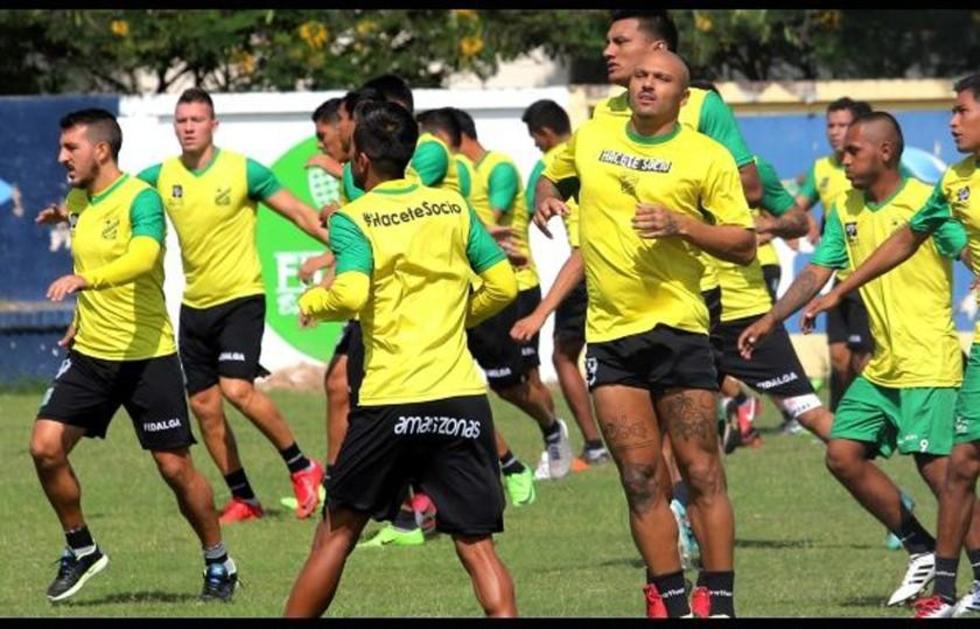 Los refineros partirán el viernes a Santa cruz  