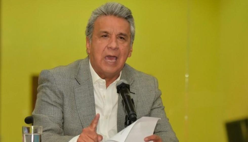 El presidente de Ecuador pide renuncia de ministros 